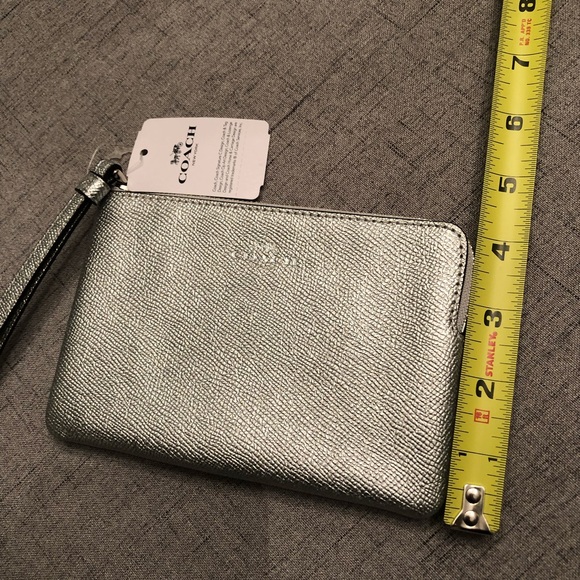 Coach Silver Metallic Corner Zip Wristlet Bag New - Picture 7 of 8